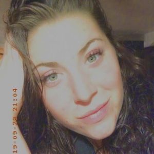 Meet your Posher, Noémie